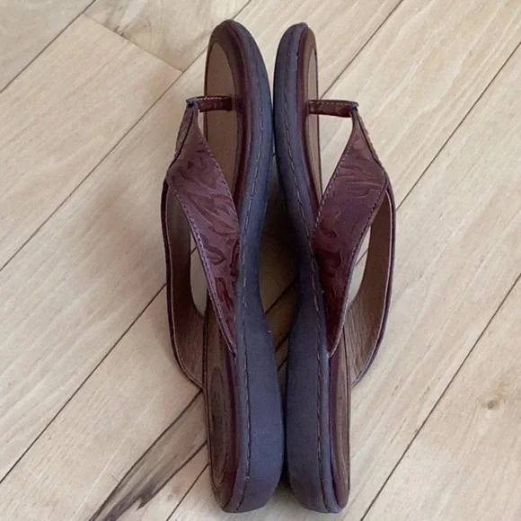 b.o.c. Brown flip flops. Women’s Size 9 - Picture 7 of 15